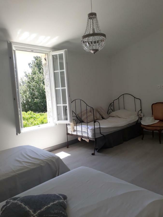 Aux Roses De L'Etang Hotel Capestang Ngoại thất bức ảnh