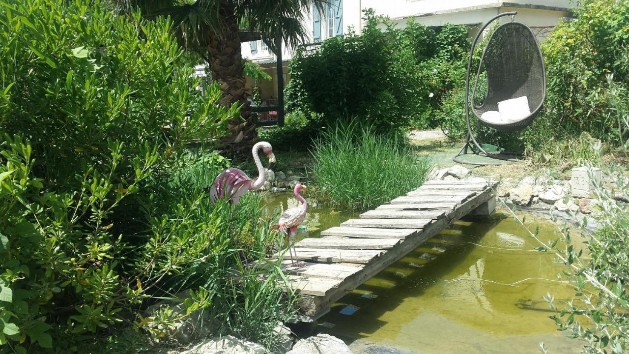 Aux Roses De L'Etang Hotel Capestang Ngoại thất bức ảnh
