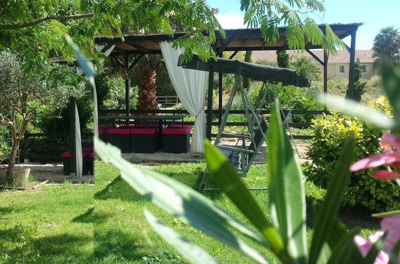 Aux Roses De L'Etang Hotel Capestang Ngoại thất bức ảnh